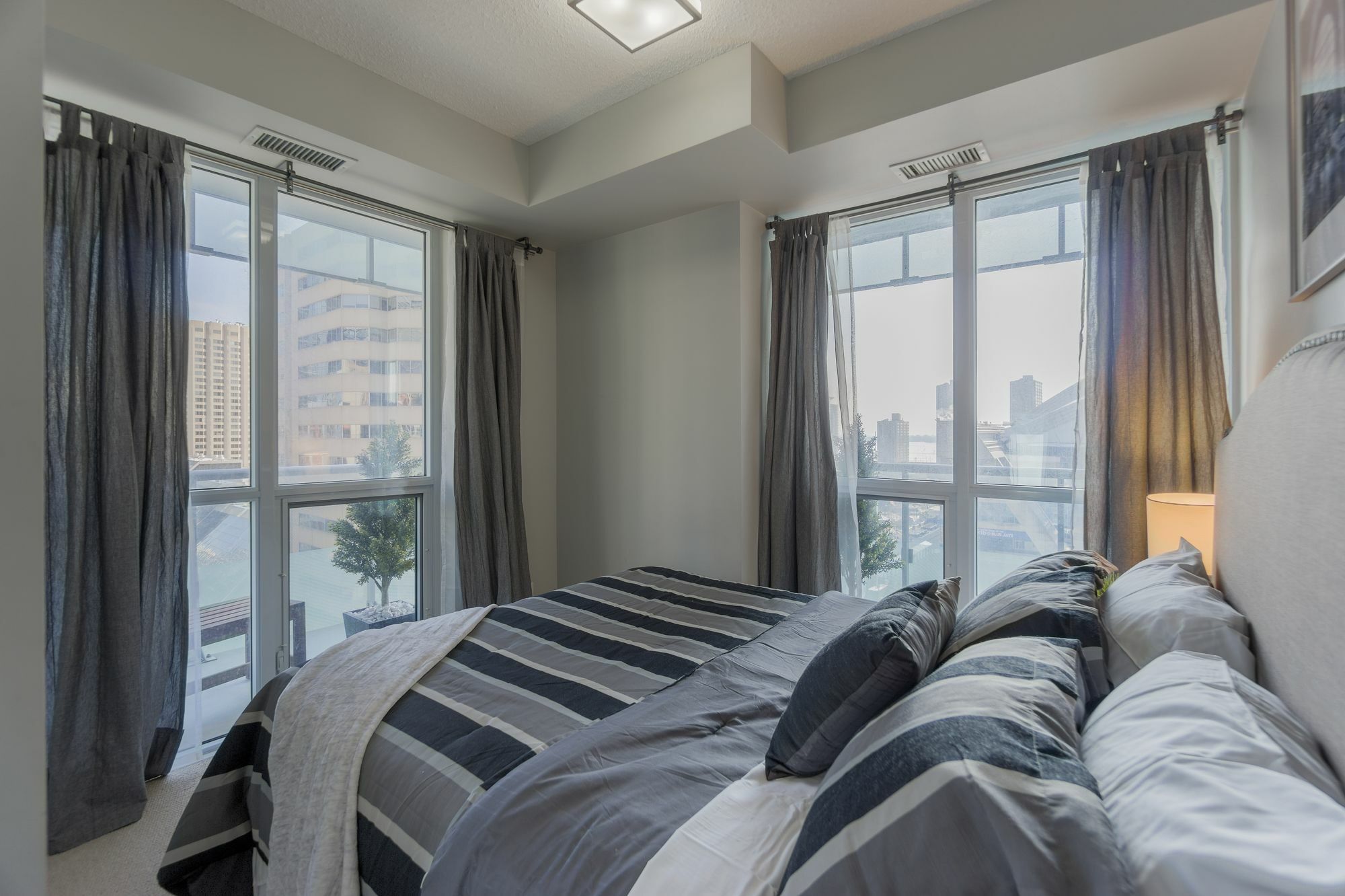 Diamond Suite Toronto Bagian luar foto